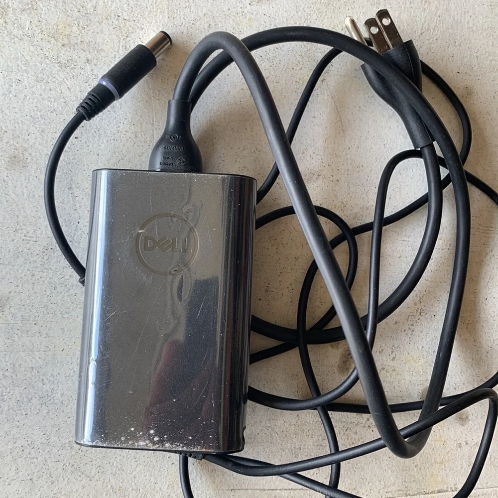 Dell 65W laptop charger